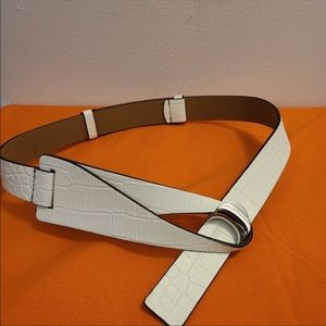 BCBG women belt